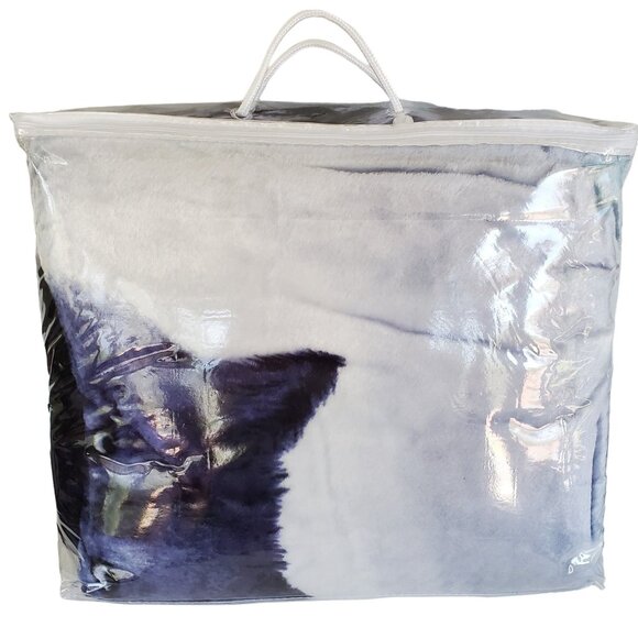 Black Canyon Medium Weight Queen Blanket 85.5" x 75" 100% Polyester Wolf Design - Picture 2 of 5